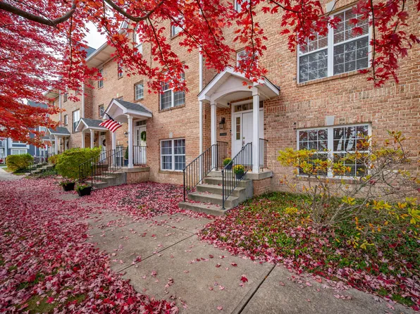 15340 Mystic Rock Dr, Carmel, IN 46033