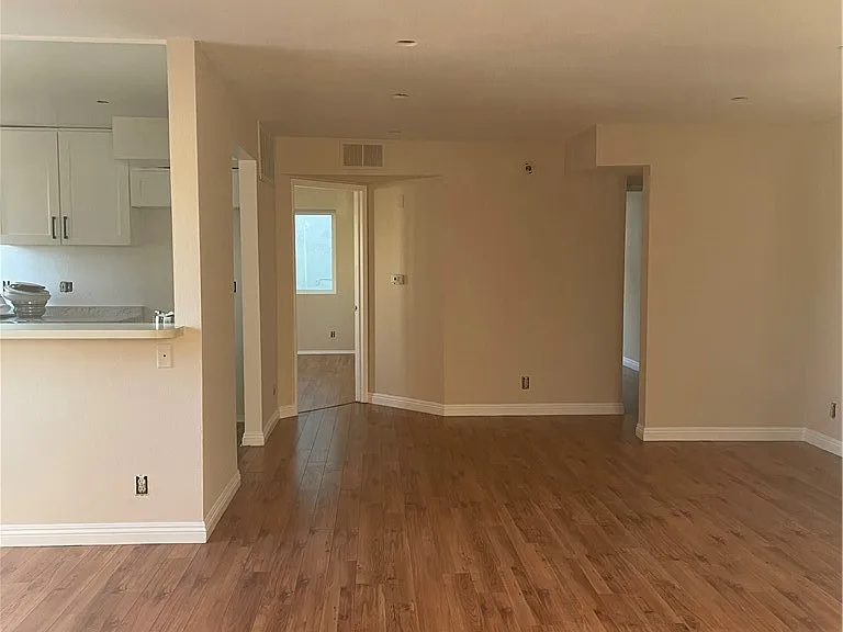 14758 Magnolia Blvd #102 — Photo 11