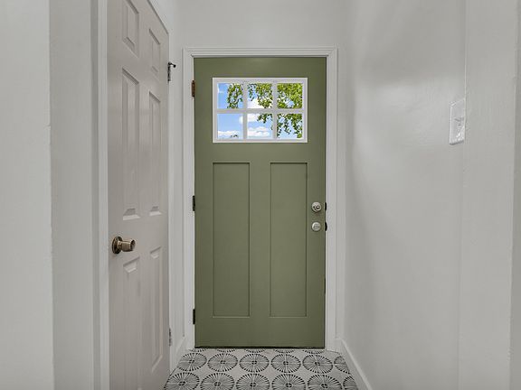 3rd image of 20451 Sorrento Ave