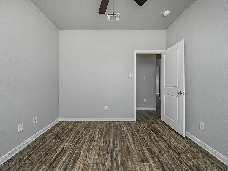 8227 Blue Field Dr — Photo 35