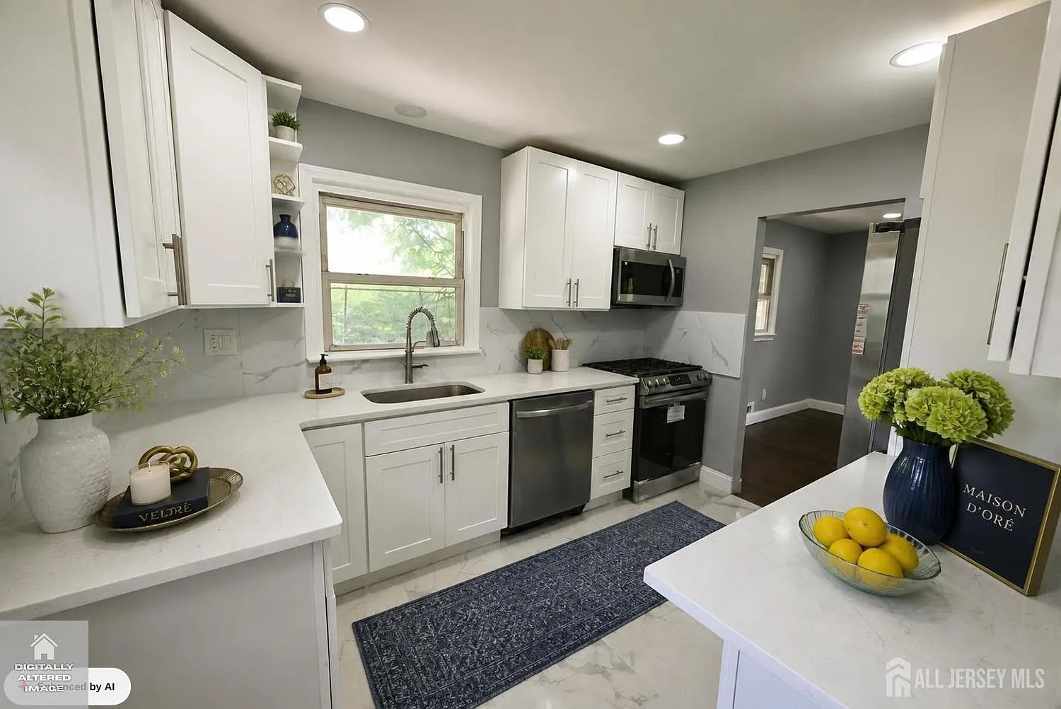 3 bed, 1.0 bath, 840 sqft, $3,500 — Photo 3