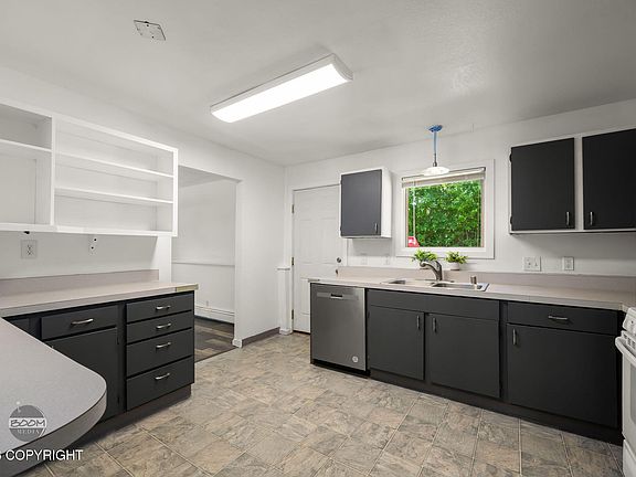 5th image of 8020 Huckleberry St
