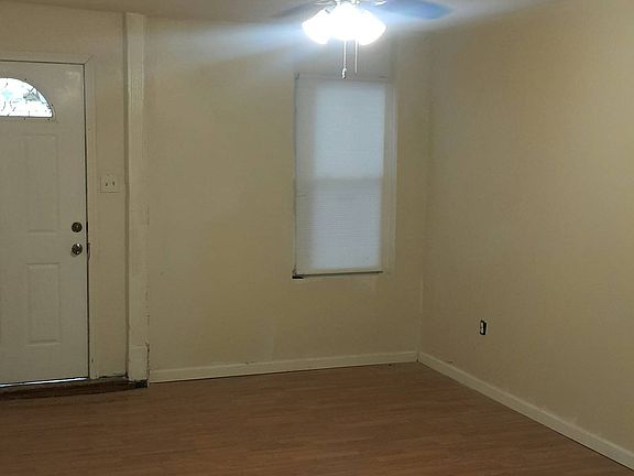 4th image of 3822 W Girard Ave #1