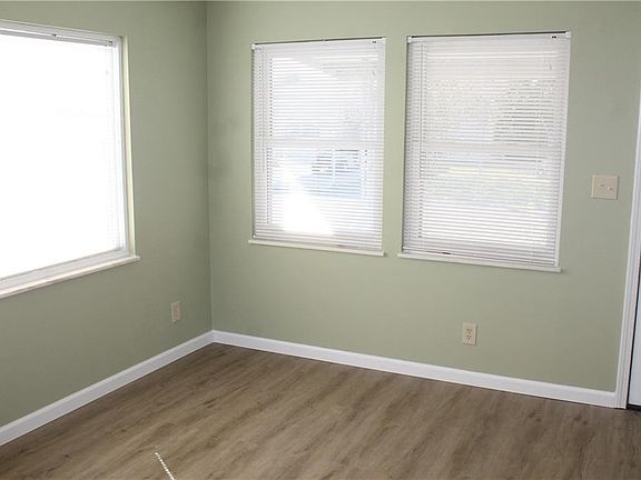 3rd image of 1538 Council Dr