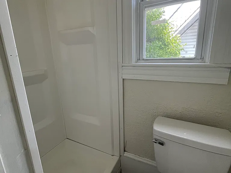 598 Main St #3 — Photo 4
