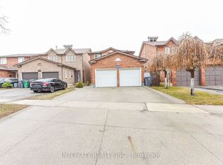 7140 Dalewood Dr, Mississauga, ON L4T4E9