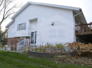 710 E 143rd St, Burnsville, MN 55337