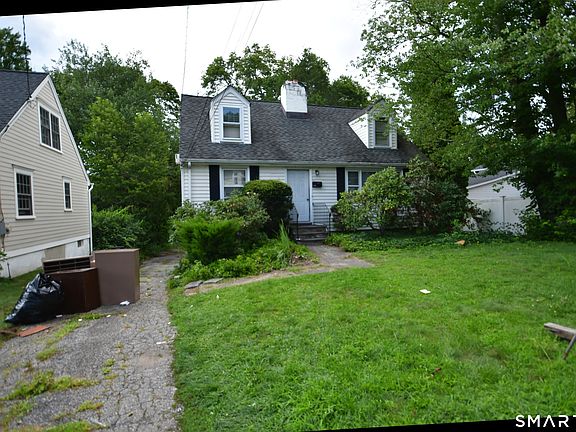 3rd image of 383 Main Street