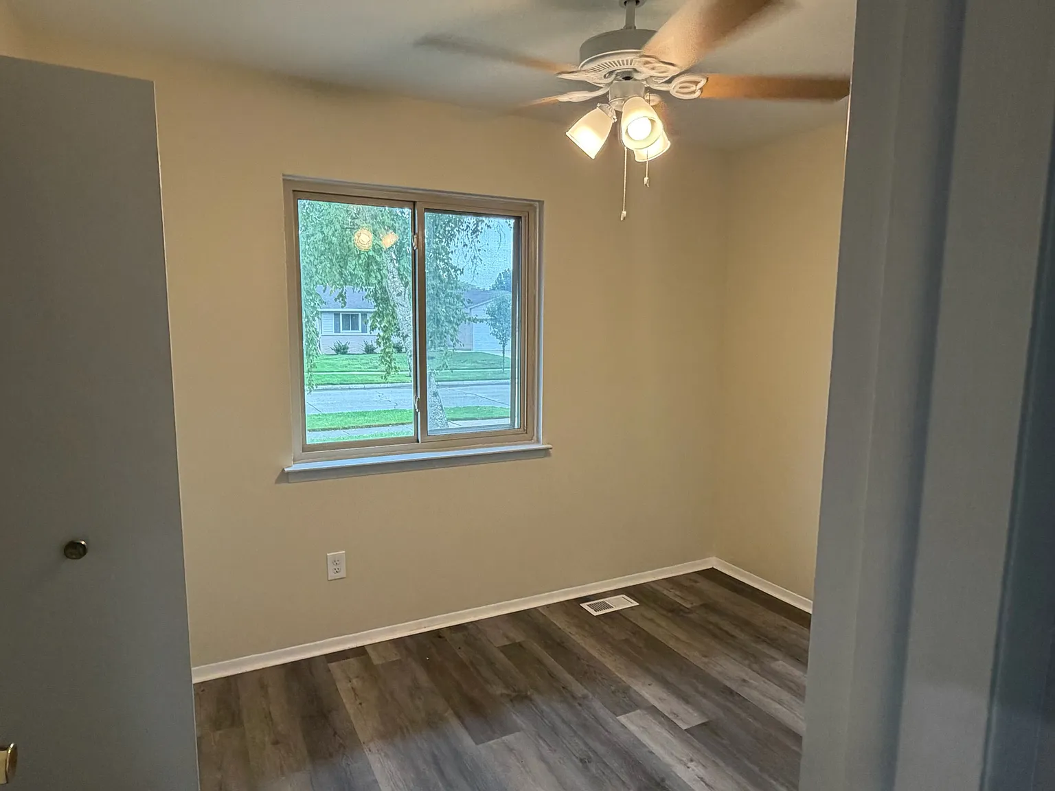 3 bed, 1311 sqft, $1,550 — Photo 3