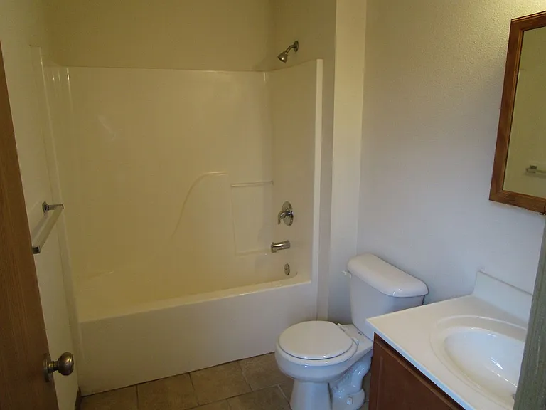 605-607 Glenstone Dr. — Photo 23