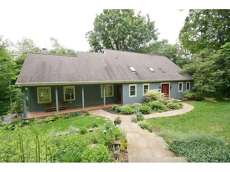 210 Ridge Rd photo 1