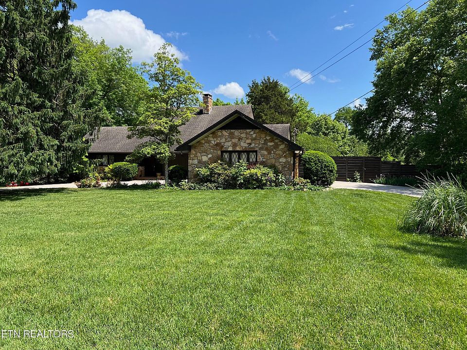 1st image of 10028 El Pinar Dr