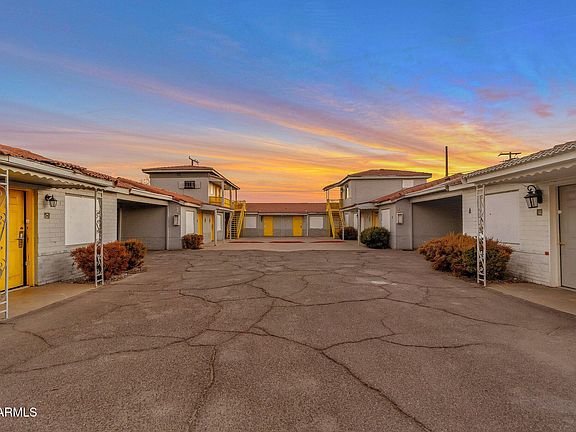 2nd image of 1945 W VAN BUREN Street