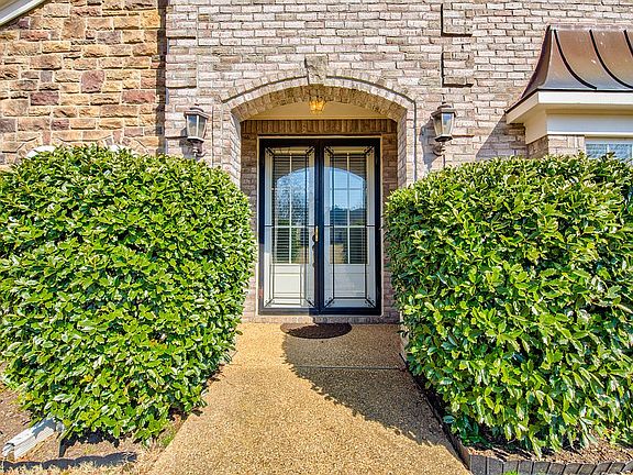 3rd image of 3848 Cobblewood Dr
