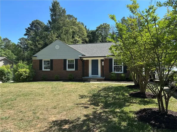 108 Flintfield Dr, Winston Salem, NC 27103