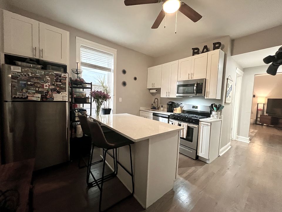 1st image of 2225 N Leavitt St #1R