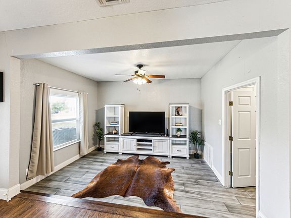 5th image of 1119 Lovera Blvd