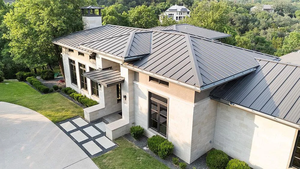 4 bed, 4.5 bath, 4295 sqft, $18,500 — Photo 3