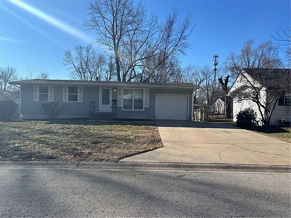 2nd image of 8509 E 93rd St