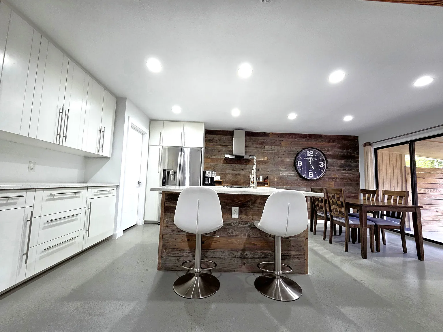 3 bed, 2.5 bath, 1689 sqft, $2,800 — Photo 4