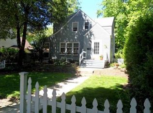 1035 N Webster St, Naperville, IL 60563