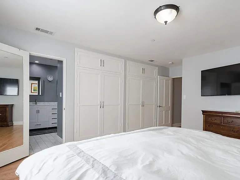 15328 Rayneta Dr — Photo 23