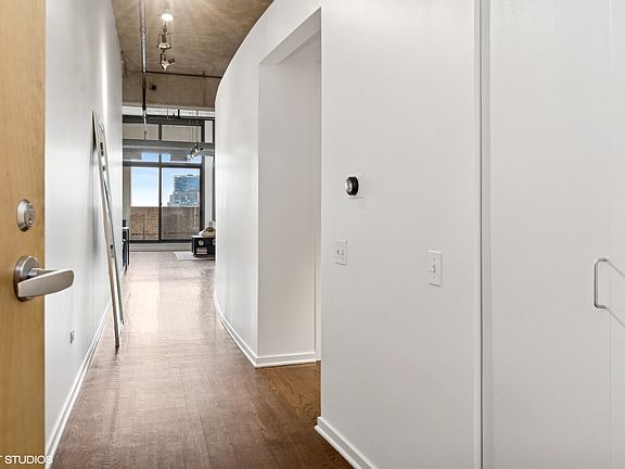 2nd image of 900 N Kingsbury St APT 714
