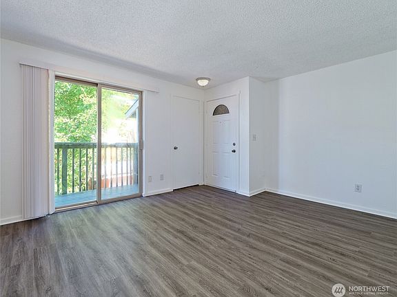 4th image of 2716 S 256th Pl APT C