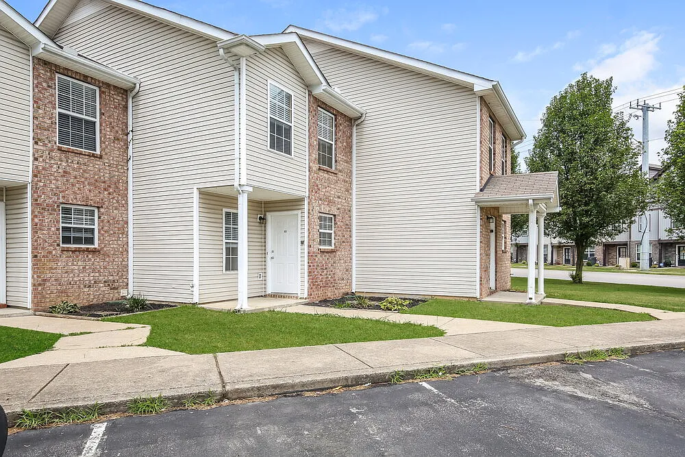 2 bed, 1.5 bath, 910 sqft, $1,565 — Photo 4