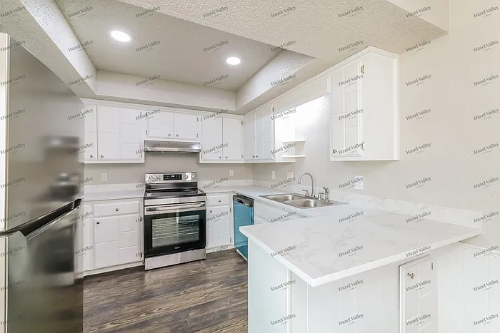 950 Twisted Oak Dr — Photo 5