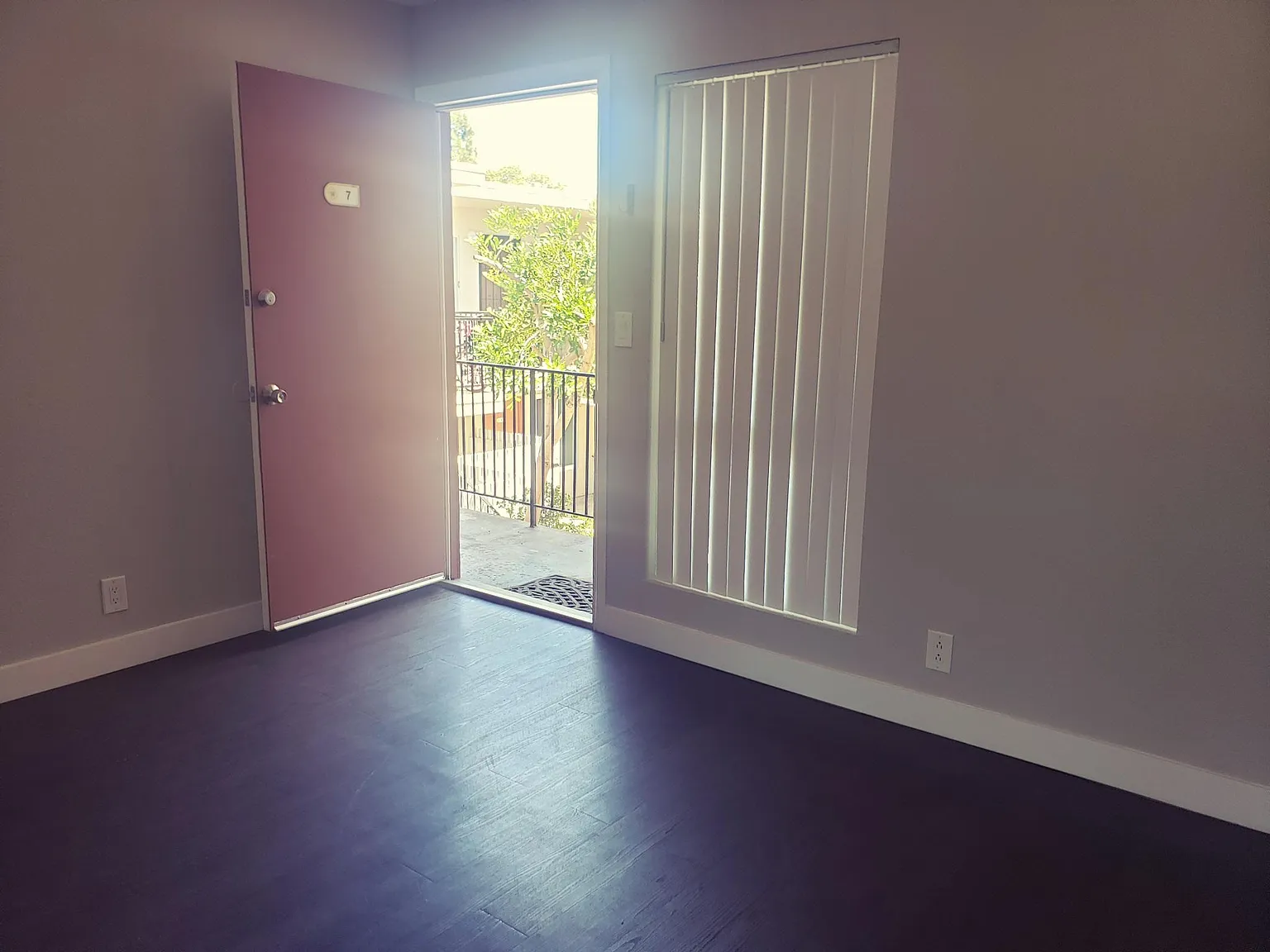2 bed, 880 sqft, $2,280 — Photo 2