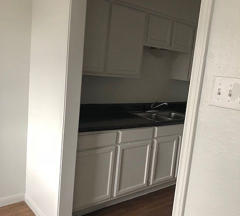 3rd image of 318 Lake Meadows Dr