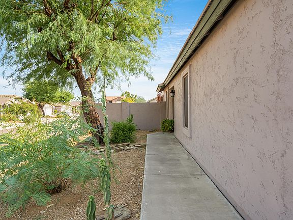 4th image of 4841 E Melinda Ln