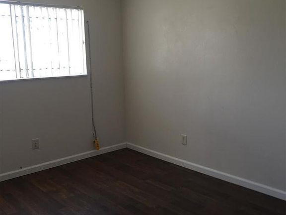 5th image of 4334 49th St APT 4