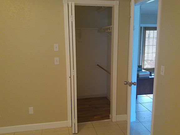 4th image of 1136 SE Preston Ln