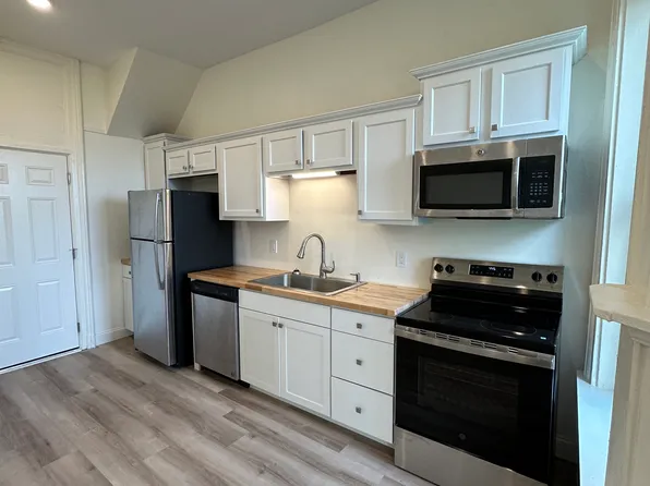 930 Summit Ave APT 1, Cincinnati, OH 45204