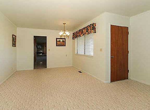 5th image of 14533 Maple Dr