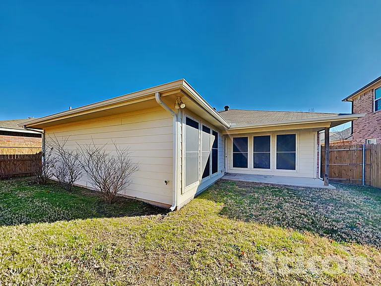 1615 Hillside Dr — Photo 18