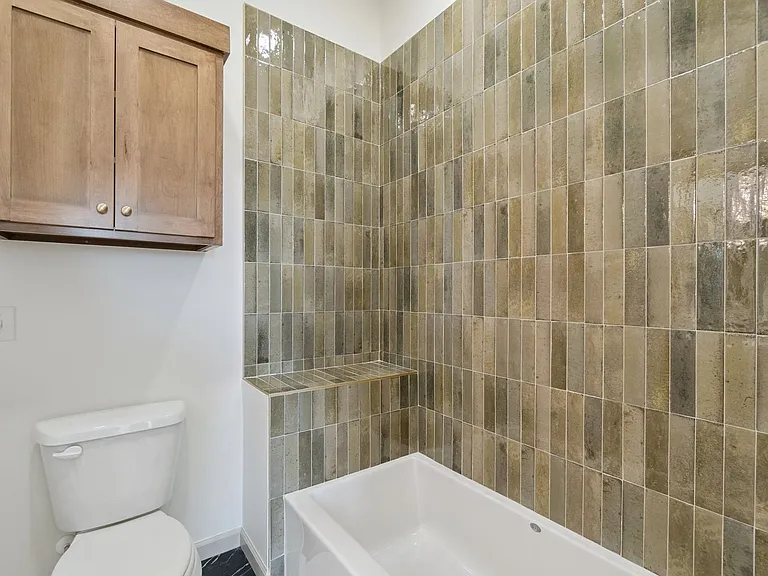 18835 Selah Way — Photo 33