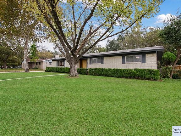 2nd image of 1176 Rivercrest Dr