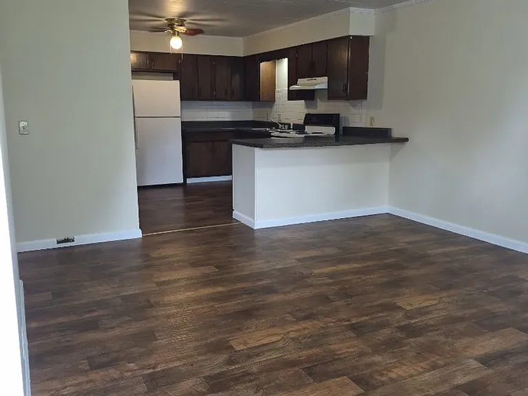 506 Hopwood St — Photo 15