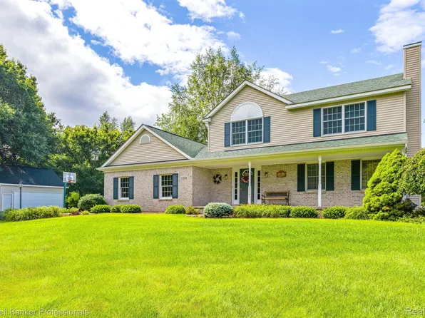 11181 Youngstree Ct, Davisburg, MI 48350
