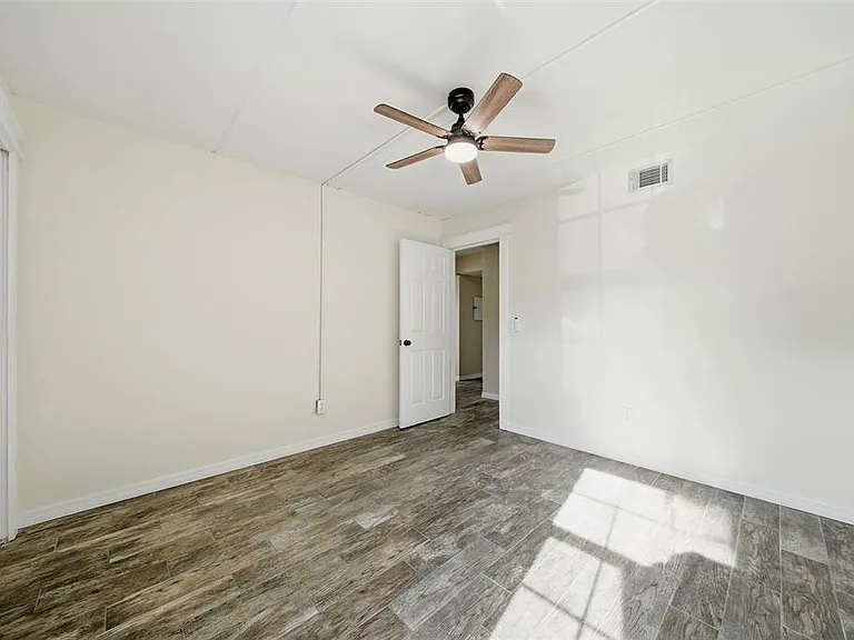 3821 N Oak Dr #J21 — Photo 17