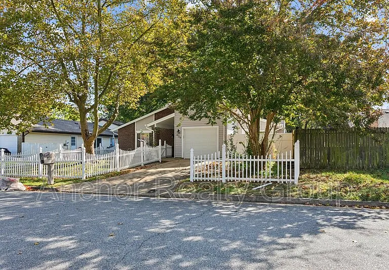 630 Orangewood Dr — Photo 5