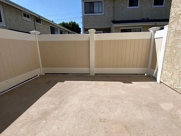 Balcony off dining room