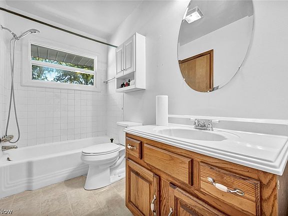 4th image of 4805 Mapleview Dr
