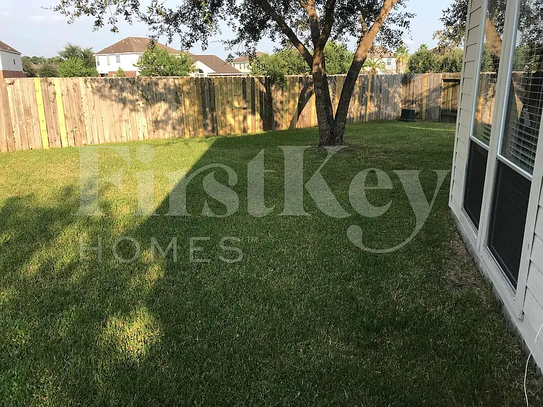 18222 Noble Forest Dr — Photo 26
