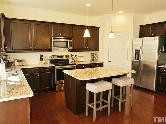 3rd image of 4611 Coral Dr