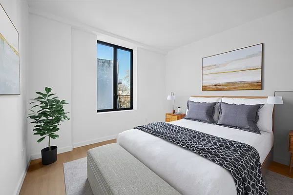 Bedroom, photo 1