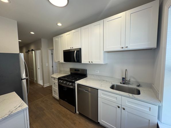 4211 N Leavitt St #1